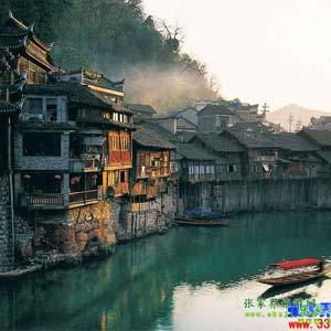 【長沙往返路線1】張家界、鳳凰古城、天子山、黃龍洞三晚四日游