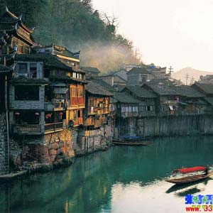 時尚商務(wù)C線：張家界、天門山、鳳凰古城四日游